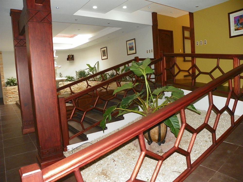 Hotel Suerre Guápiles Zewnętrze zdjęcie