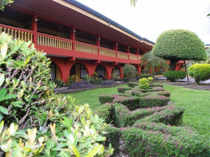 Hotel Suerre Guápiles Zewnętrze zdjęcie