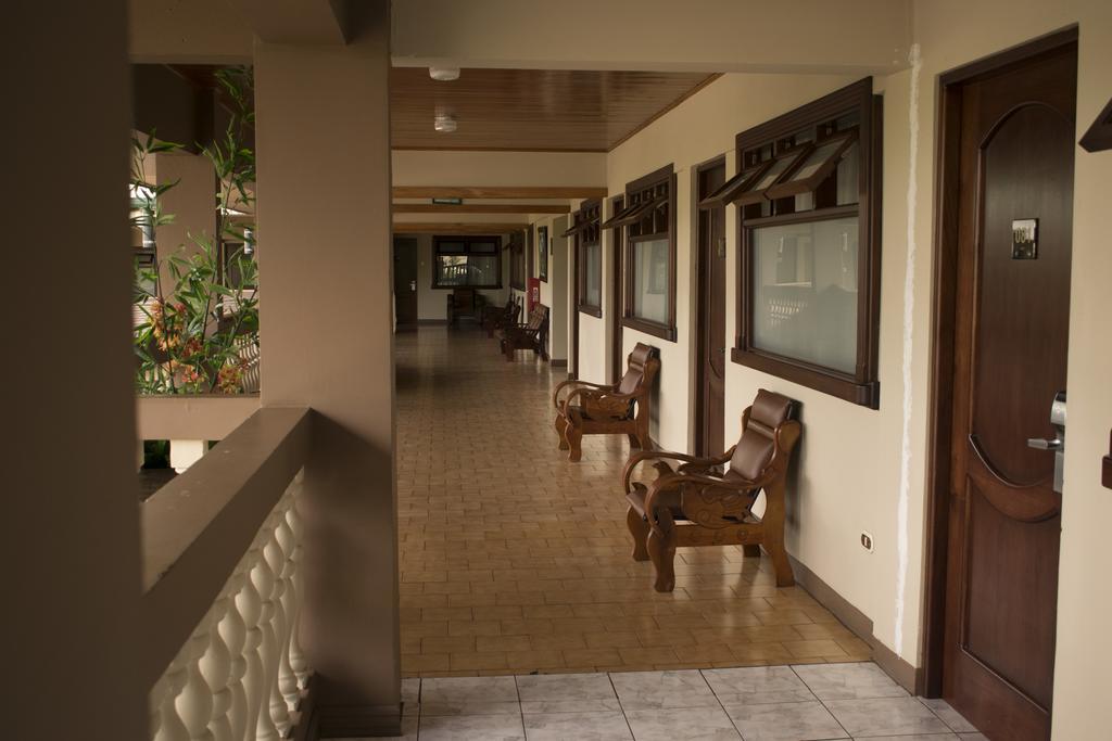 Hotel Suerre Guápiles Zewnętrze zdjęcie