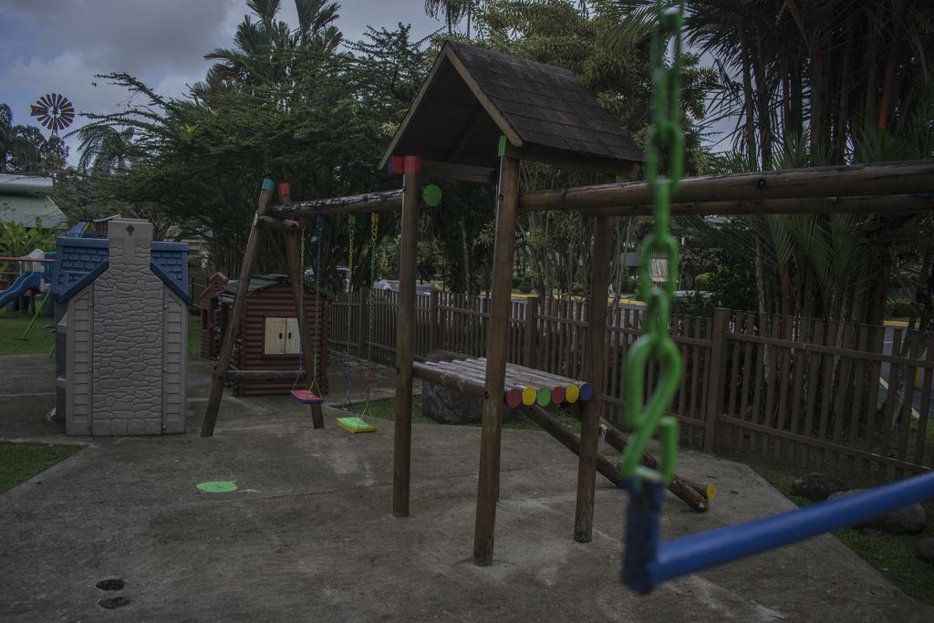 Hotel Suerre Guápiles Zewnętrze zdjęcie