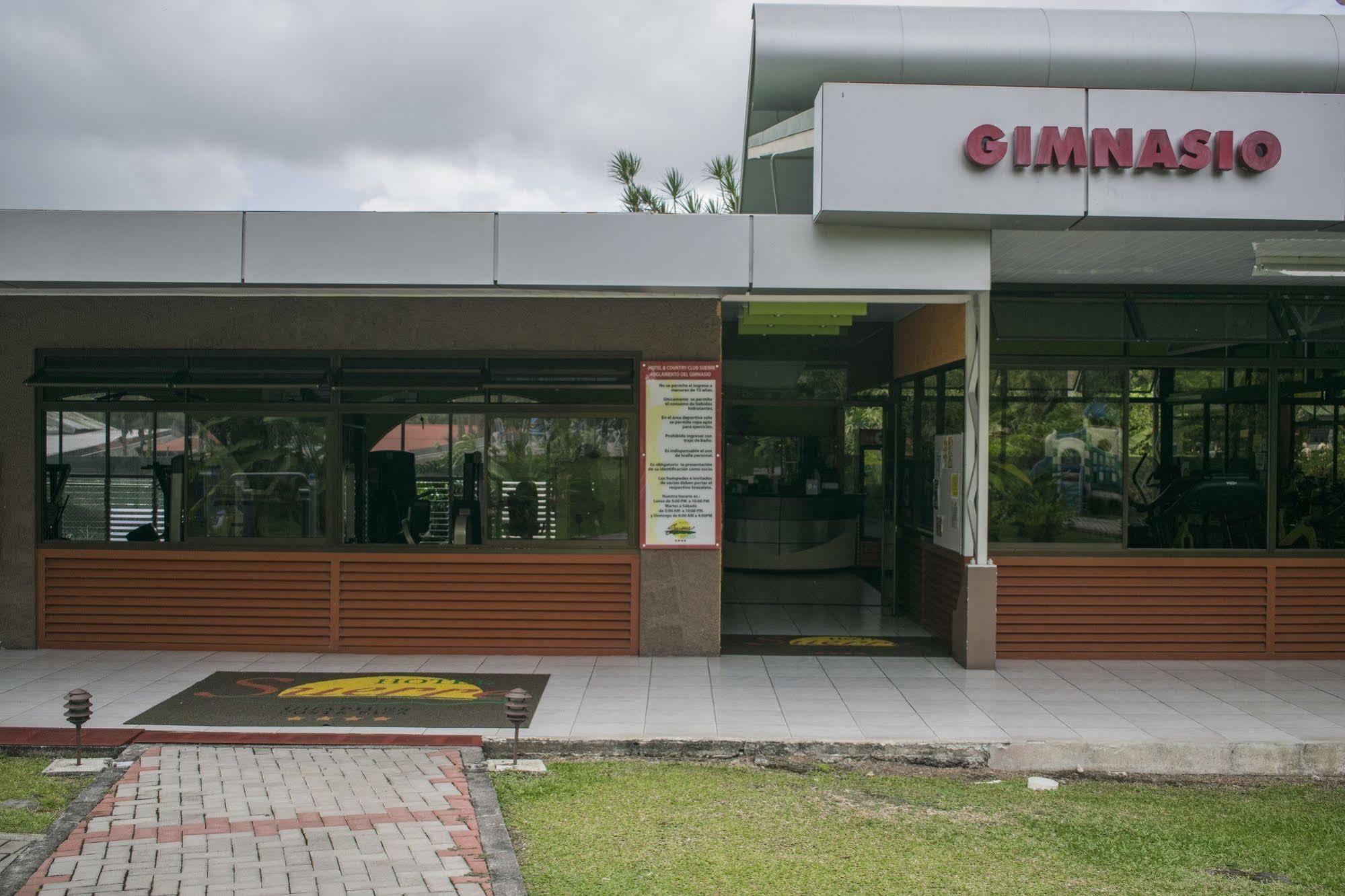 Hotel Suerre Guápiles Zewnętrze zdjęcie