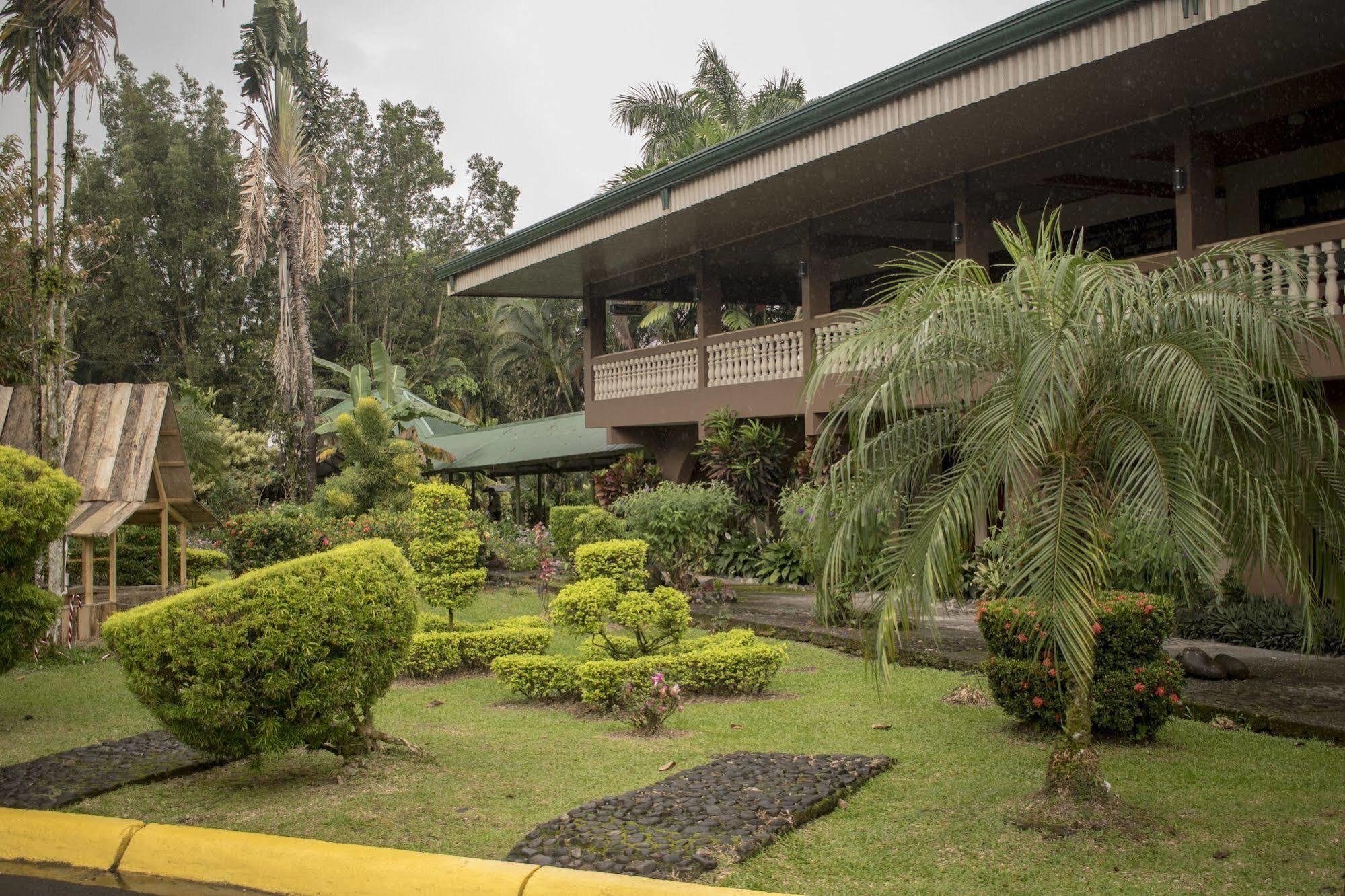Hotel Suerre Guápiles Zewnętrze zdjęcie